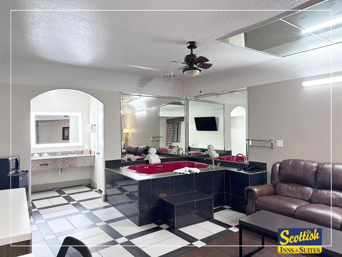 Scottish Inn & Suites Sam Houston Parkway Luaran gambar