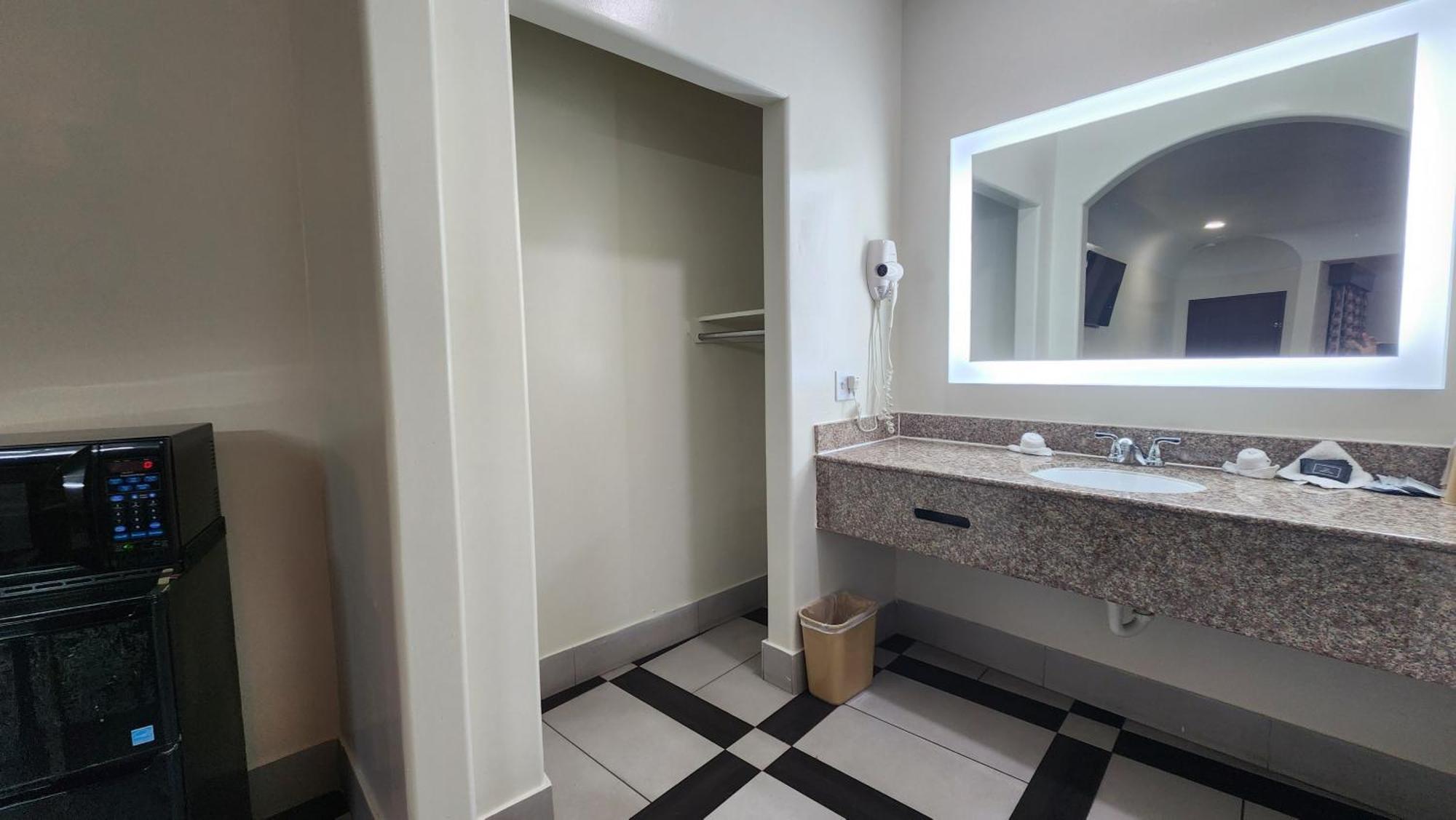 Scottish Inn & Suites Sam Houston Parkway Luaran gambar